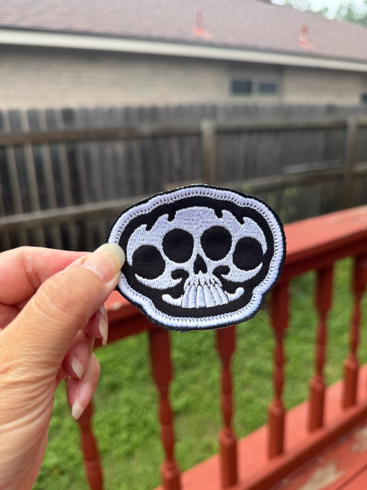 Skull Knuckleduster Embroidered Patch - Gothic Punk Biker Patch - Iron or Sew on